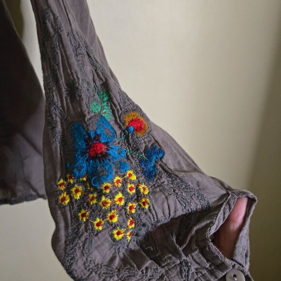 Johnny Was One Of A Kind Sample Taupe Embroidered Button Down Blouse Size S - Picture 6 of 9